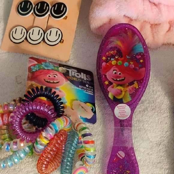 Pink and Green Kids Hair Accessories Set - Picture 7 of 11